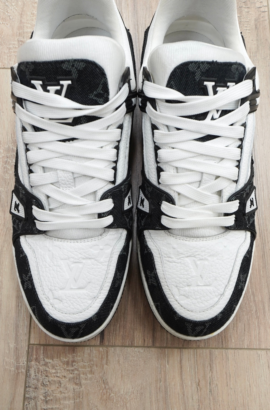 Louis Vuitton LV Trainer 'White Black'